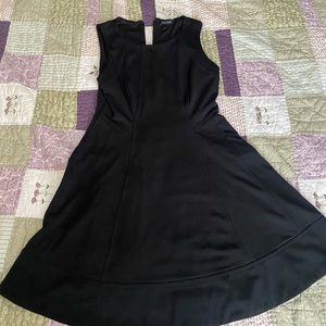Black sleeveless dress